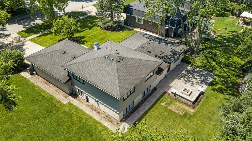 18W088 Claremont Drive Darien IL 60561