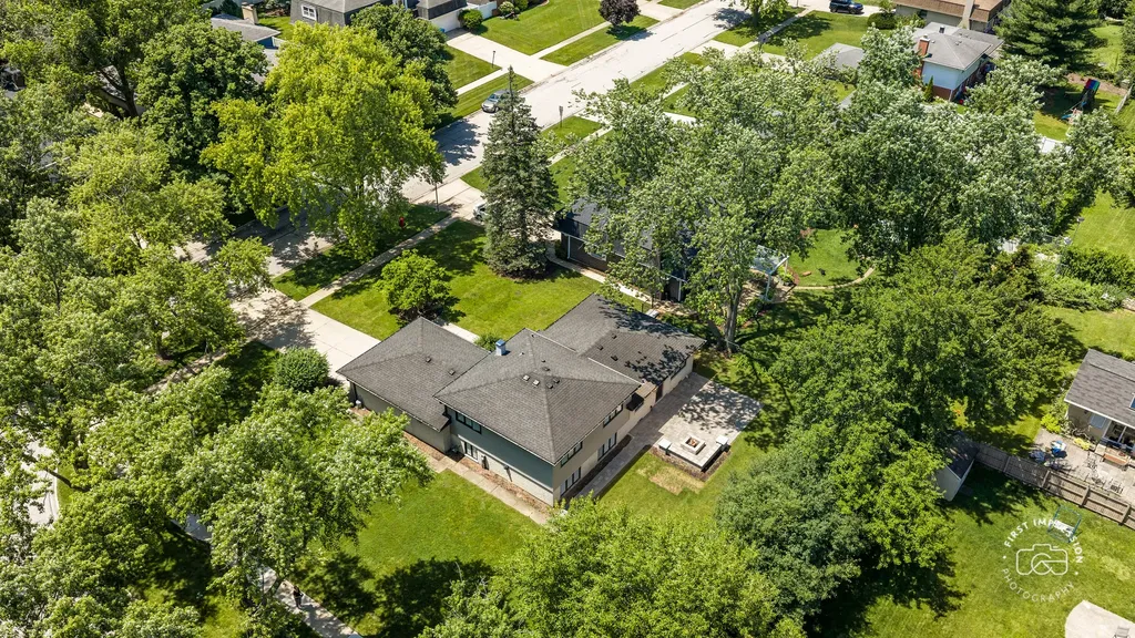18W088 Claremont Drive Darien IL 60561