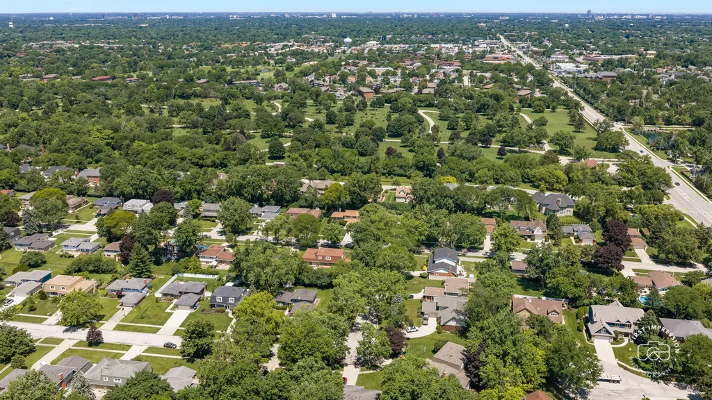18W088 Claremont Drive Darien IL 60561