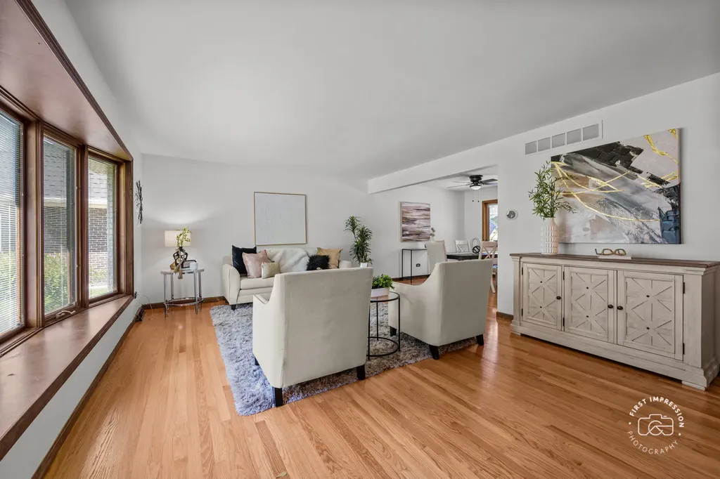 18W088 Claremont Drive Darien IL 60561