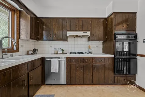 18W088 Claremont Drive Darien IL 60561