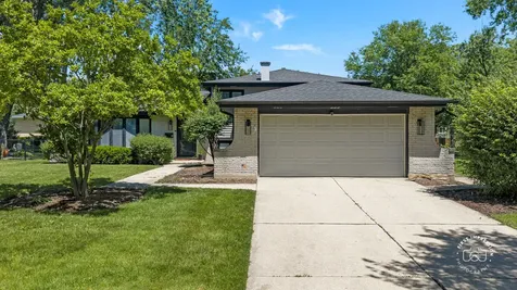 18W088 Claremont Drive Darien IL 60561