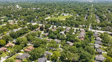 18W088 Claremont Drive Darien IL 60561