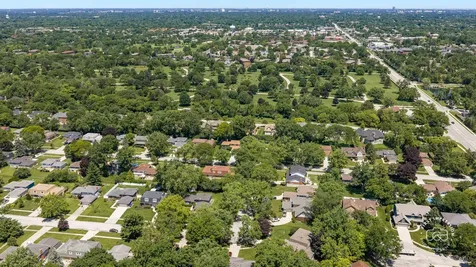 18W088 Claremont Drive Darien IL 60561
