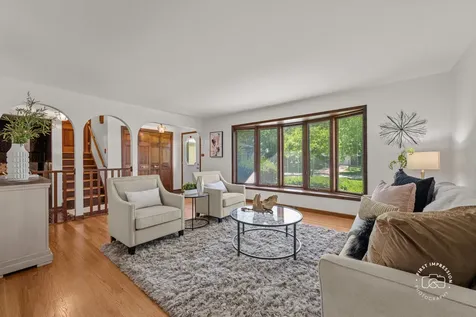 18W088 Claremont Drive Darien IL 60561