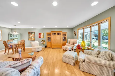 728 Price Lane Deerfield IL 60015