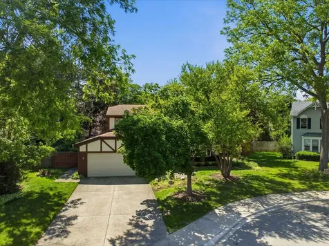 728 Price Lane Deerfield IL 60015