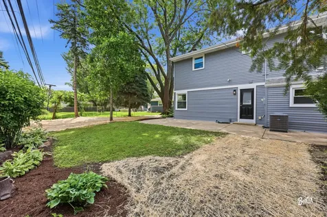 2002 Hawk Court Rolling Meadows IL 60008