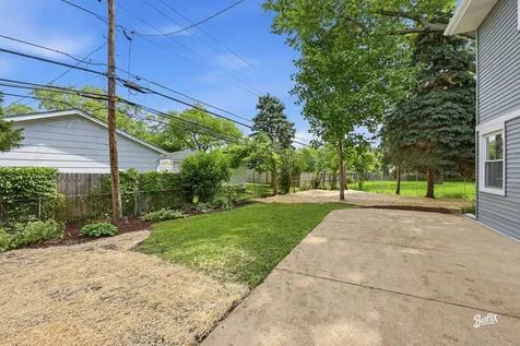 2002 Hawk Court Rolling Meadows IL 60008