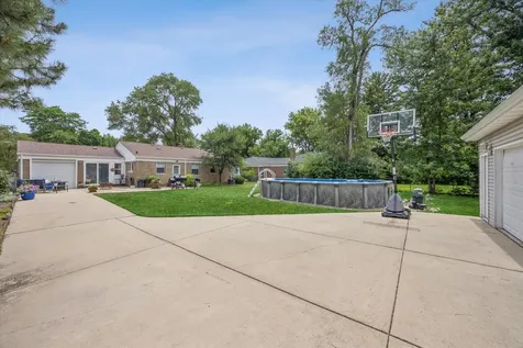 4812 Wolf Road Western Springs IL 60558