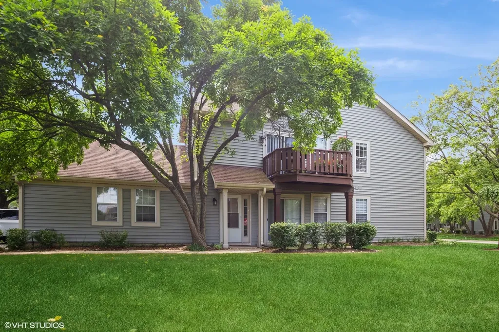 1051 Rockport Drive Carol Stream IL 60188