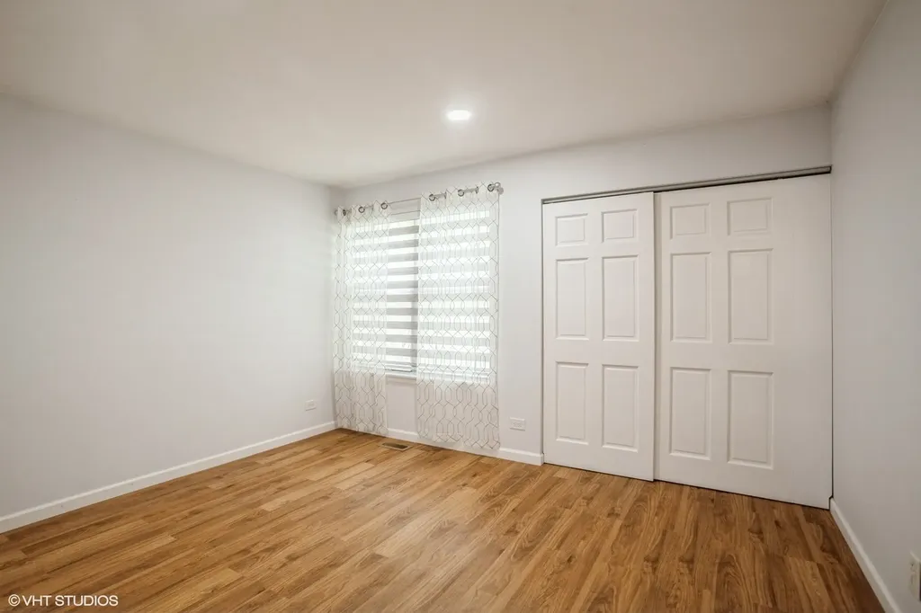 1051 Rockport Drive Carol Stream IL 60188