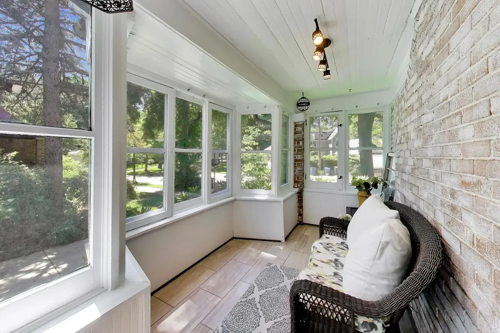 322 Oak Circle Wilmette IL 60091