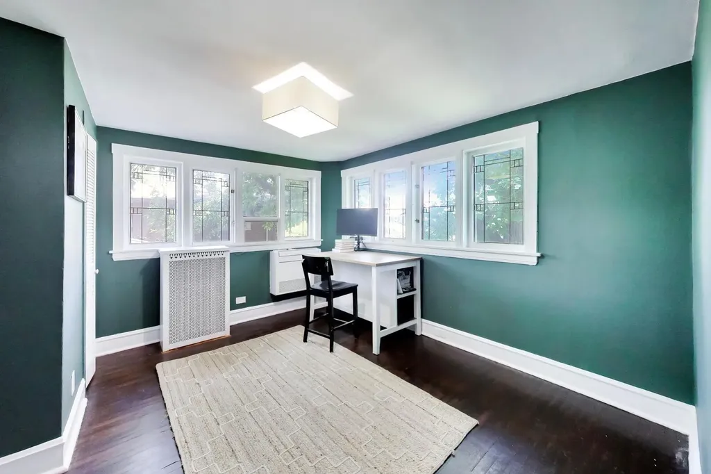 322 Oak Circle Wilmette IL 60091