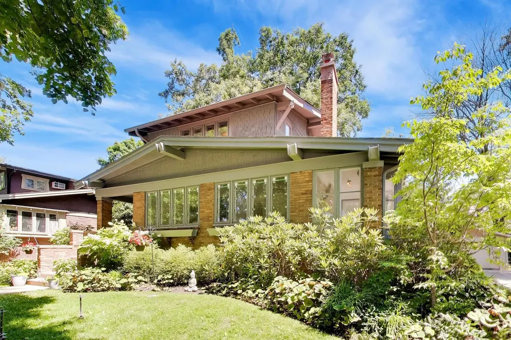 322 Oak Circle Wilmette IL 60091