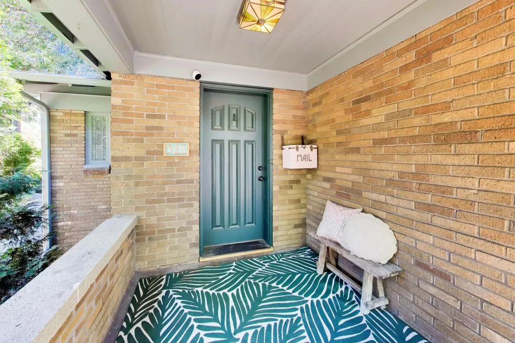 322 Oak Circle Wilmette IL 60091