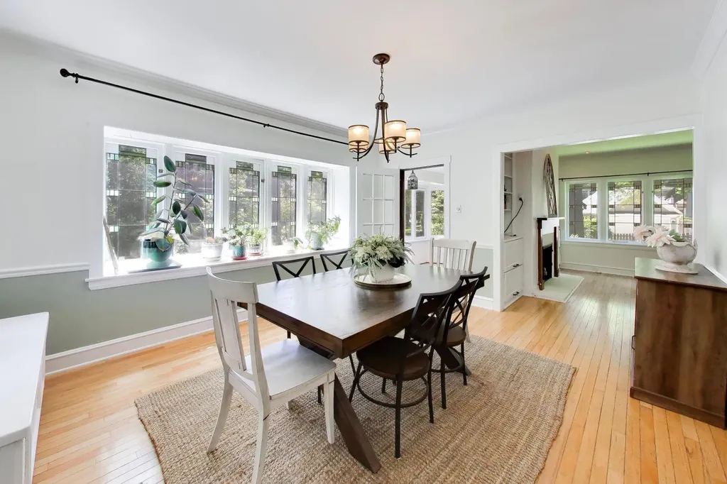 322 Oak Circle Wilmette IL 60091