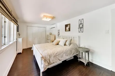 322 Oak Circle Wilmette IL 60091