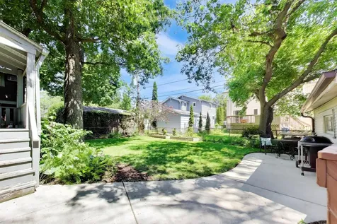 322 Oak Circle Wilmette IL 60091
