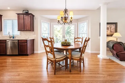 823 Columbia Circle North Aurora IL 60542