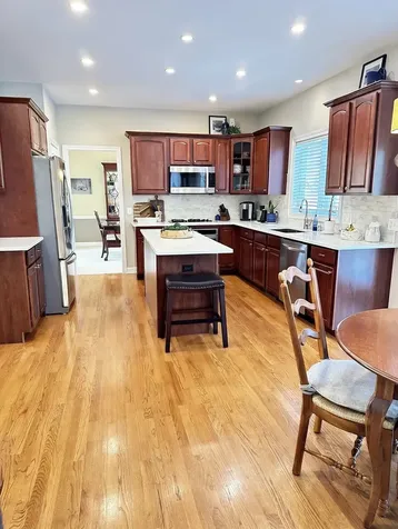 823 Columbia Circle North Aurora IL 60542