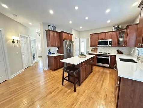 823 Columbia Circle North Aurora IL 60542