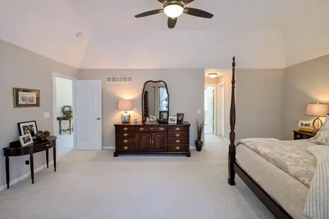 823 Columbia Circle North Aurora IL 60542