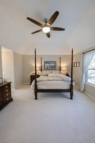 823 Columbia Circle North Aurora IL 60542