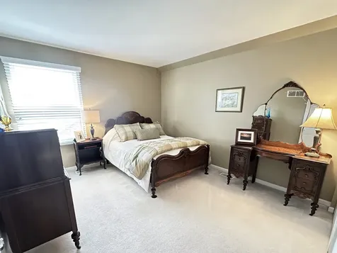 823 Columbia Circle North Aurora IL 60542