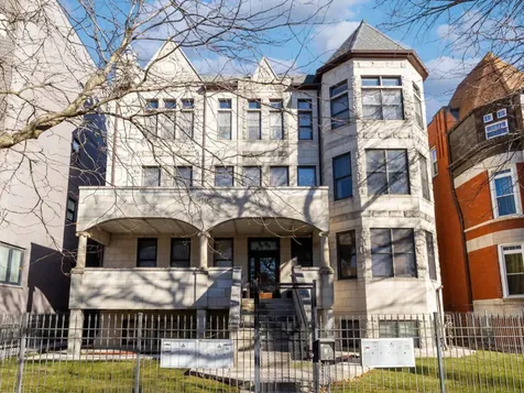 4105 South Drexel Boulevard Chicago IL 60653