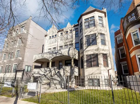 4105 South Drexel Boulevard Chicago IL 60653