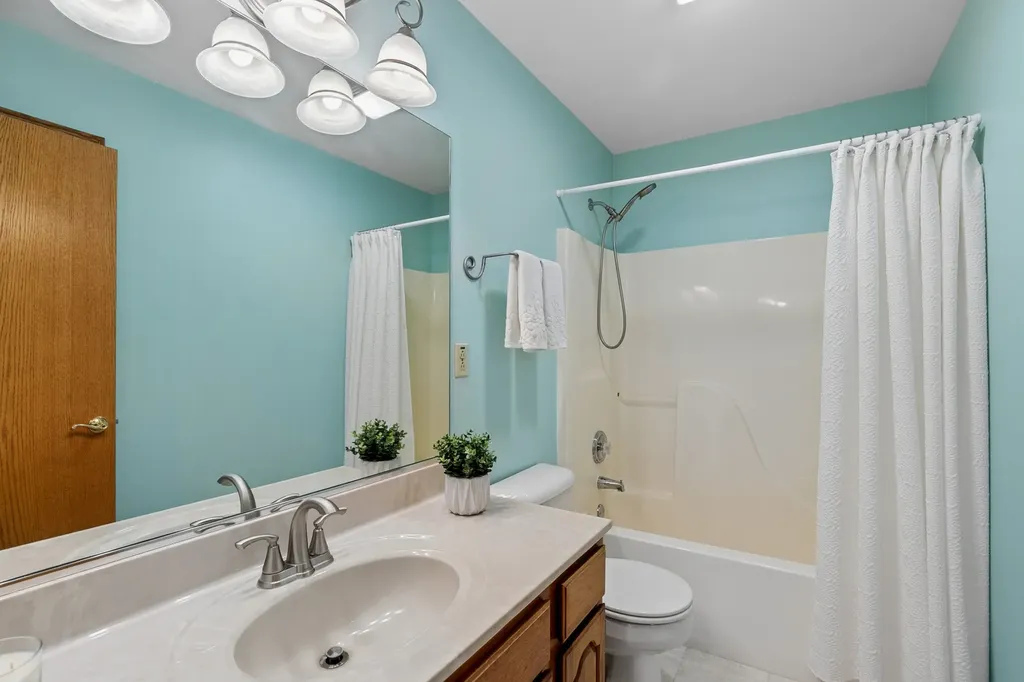 334 Sequoia Court Antioch IL 60002