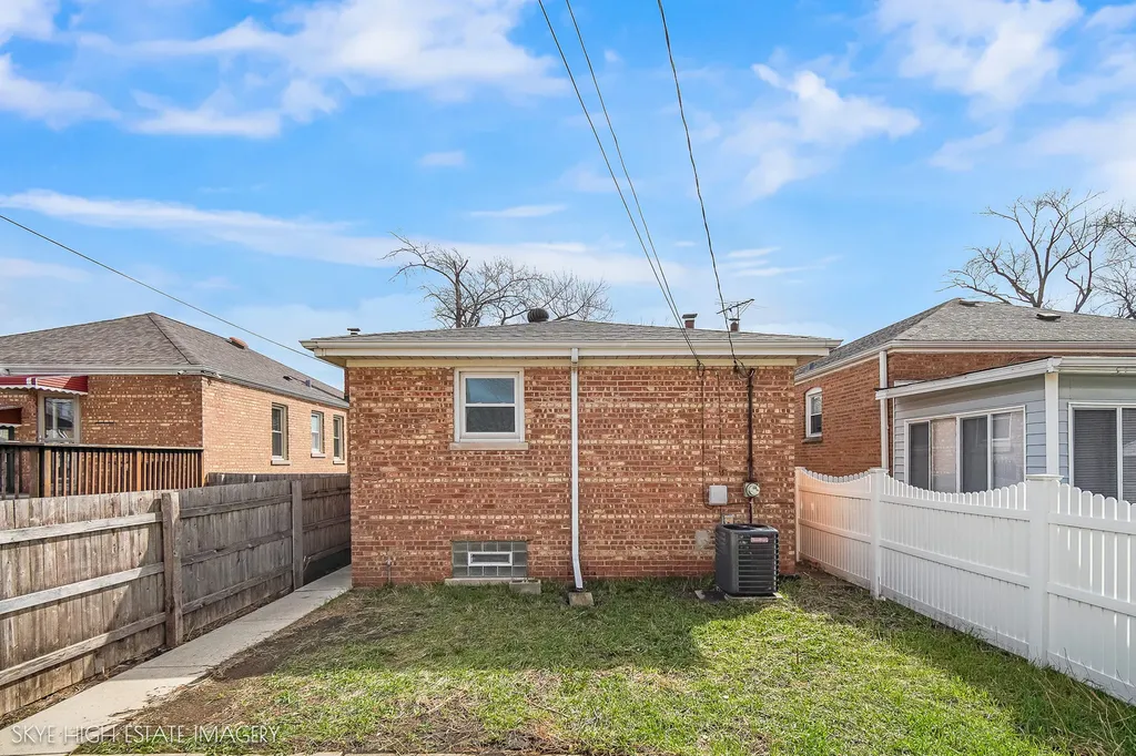 11232 South Albany Avenue Chicago IL 60655