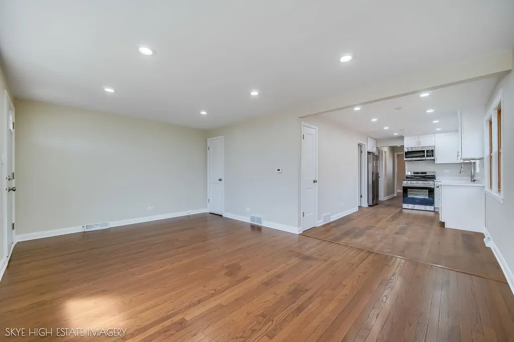 11232 South Albany Avenue Chicago IL 60655