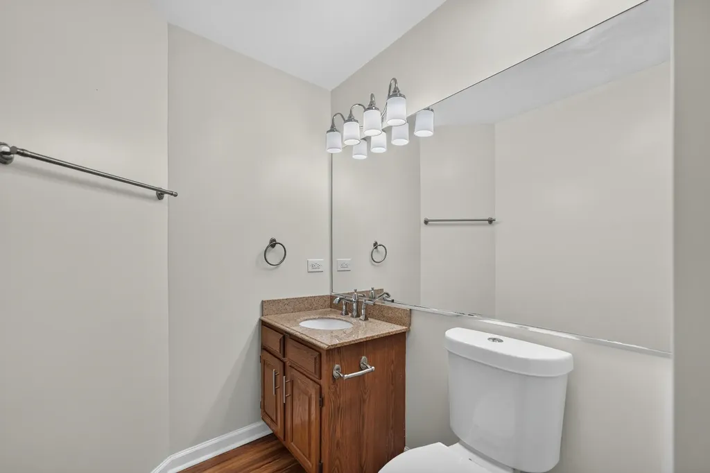 1093 Brighton Drive Carol Stream IL 60188