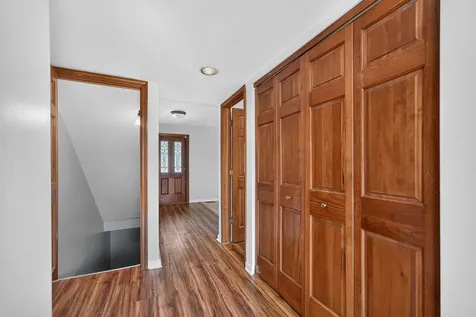 1093 Brighton Drive Carol Stream IL 60188