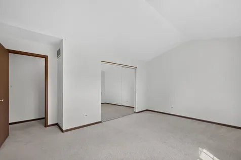 1093 Brighton Drive Carol Stream IL 60188