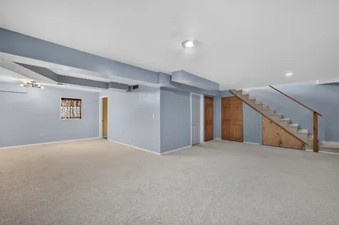 1093 Brighton Drive Carol Stream IL 60188