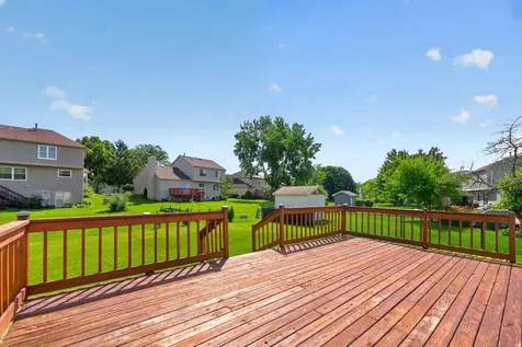 1093 Brighton Drive Carol Stream IL 60188