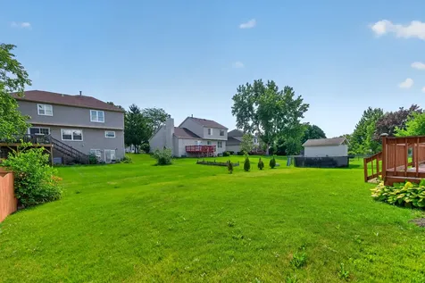 1093 Brighton Drive Carol Stream IL 60188