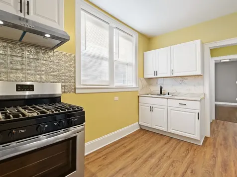 7649 South Yates Boulevard Chicago IL 60649