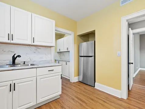 7649 South Yates Boulevard Chicago IL 60649
