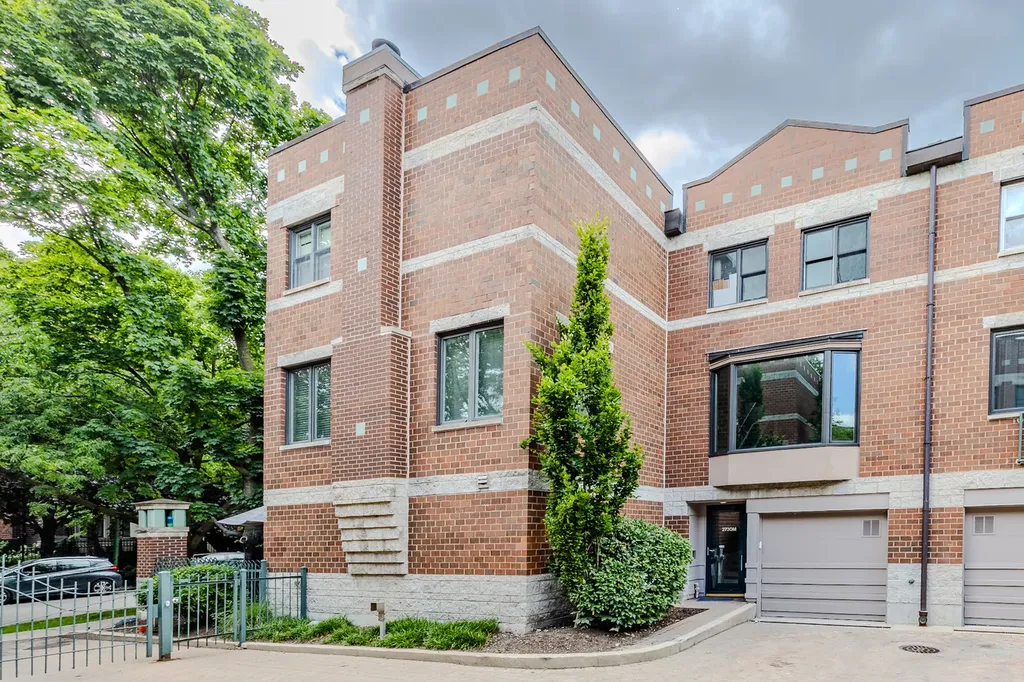 2730 North Greenview Avenue Chicago IL 60614