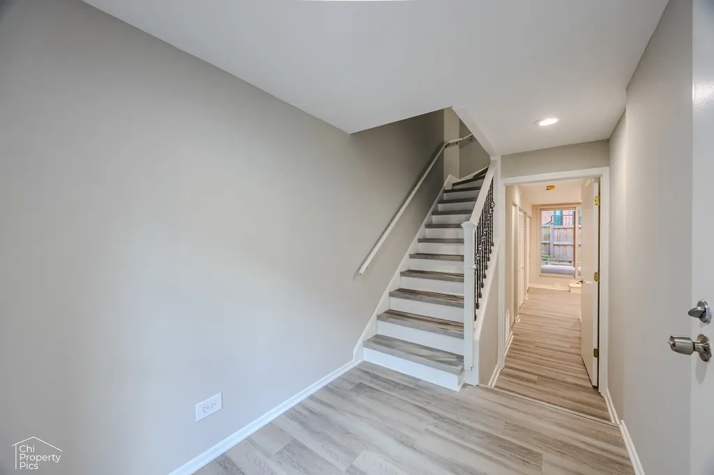 2730 North Greenview Avenue Chicago IL 60614