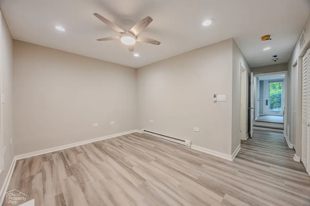 2730 North Greenview Avenue Chicago IL 60614
