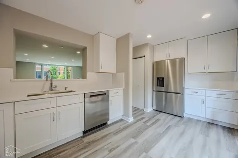 2730 North Greenview Avenue Chicago IL 60614