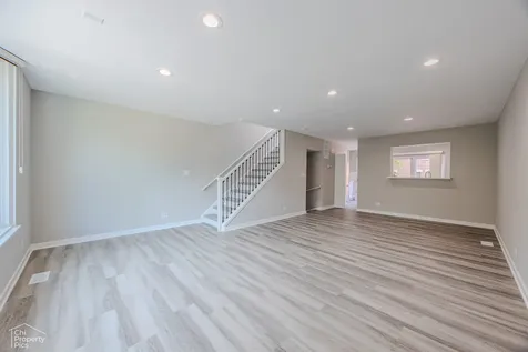 2730 North Greenview Avenue Chicago IL 60614