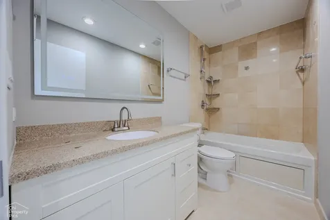 2730 North Greenview Avenue Chicago IL 60614