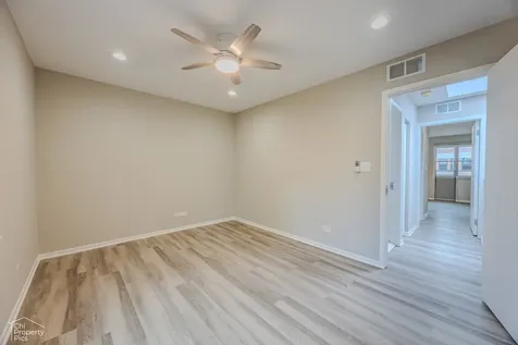 2730 North Greenview Avenue Chicago IL 60614