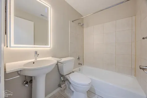 2730 North Greenview Avenue Chicago IL 60614